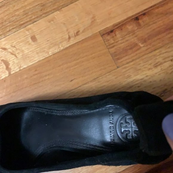 tory burch black suede shoes size 8.5 - Picture 5 of 5